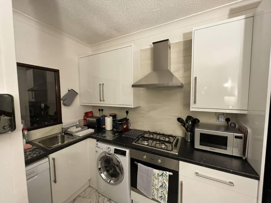 The Nook Crieff - Central 2-Bed With Garden :) Exterior photo