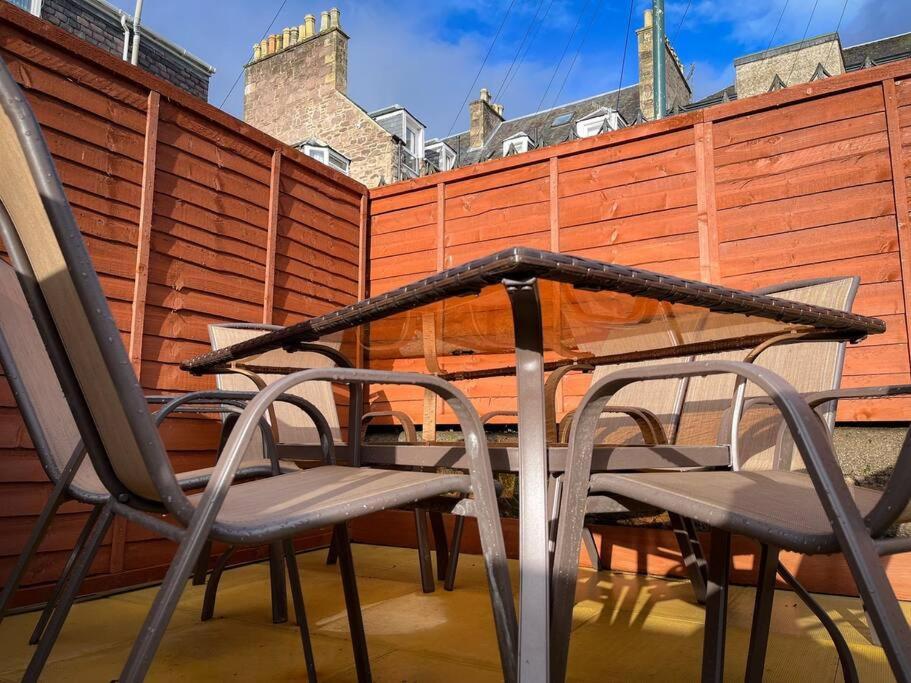 The Nook Crieff - Central 2-Bed With Garden :) Exterior photo